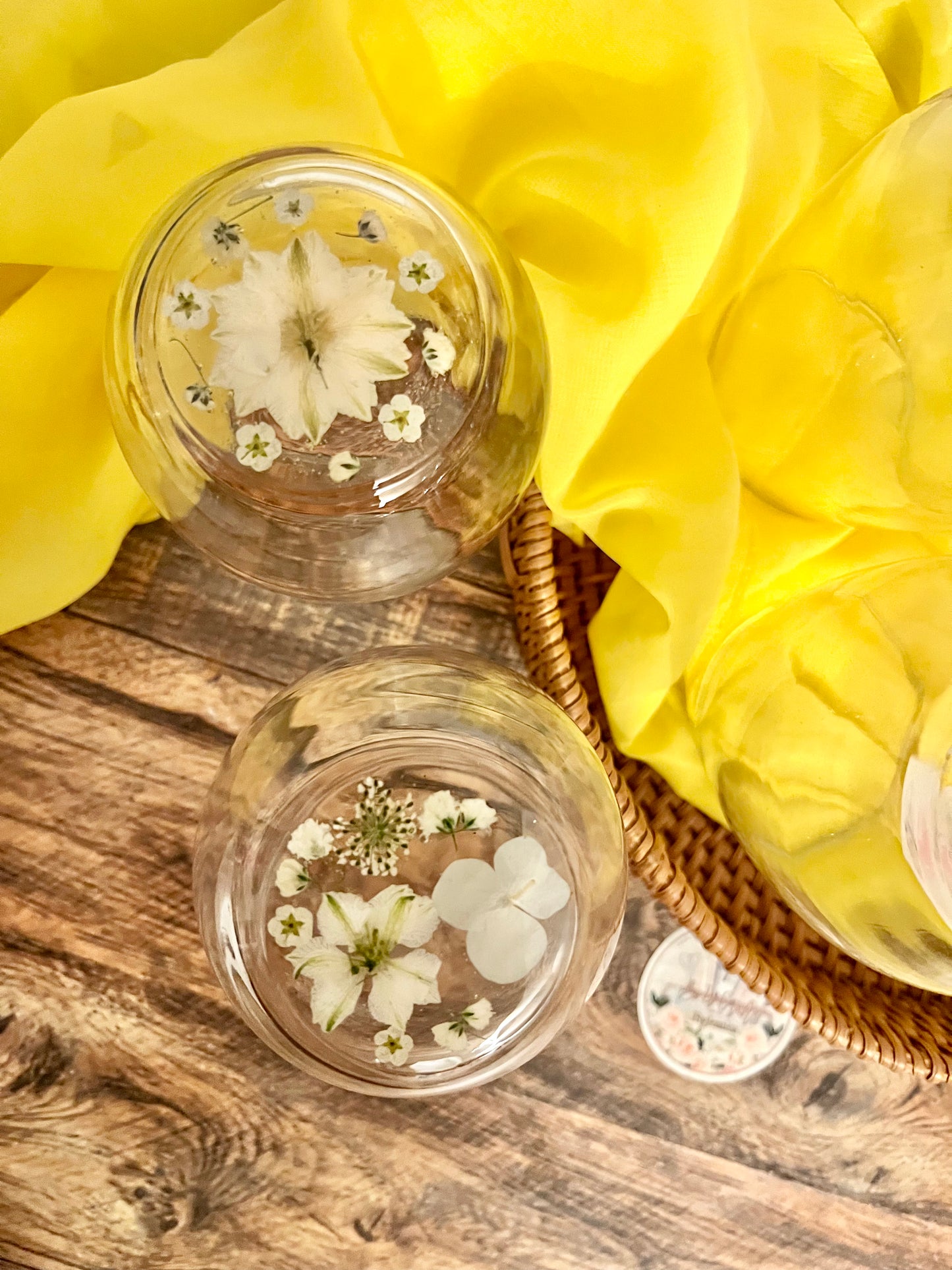 Personalized Steamless Wine Glass with real -WHITE FLOWERS-Custom name Gift Ready