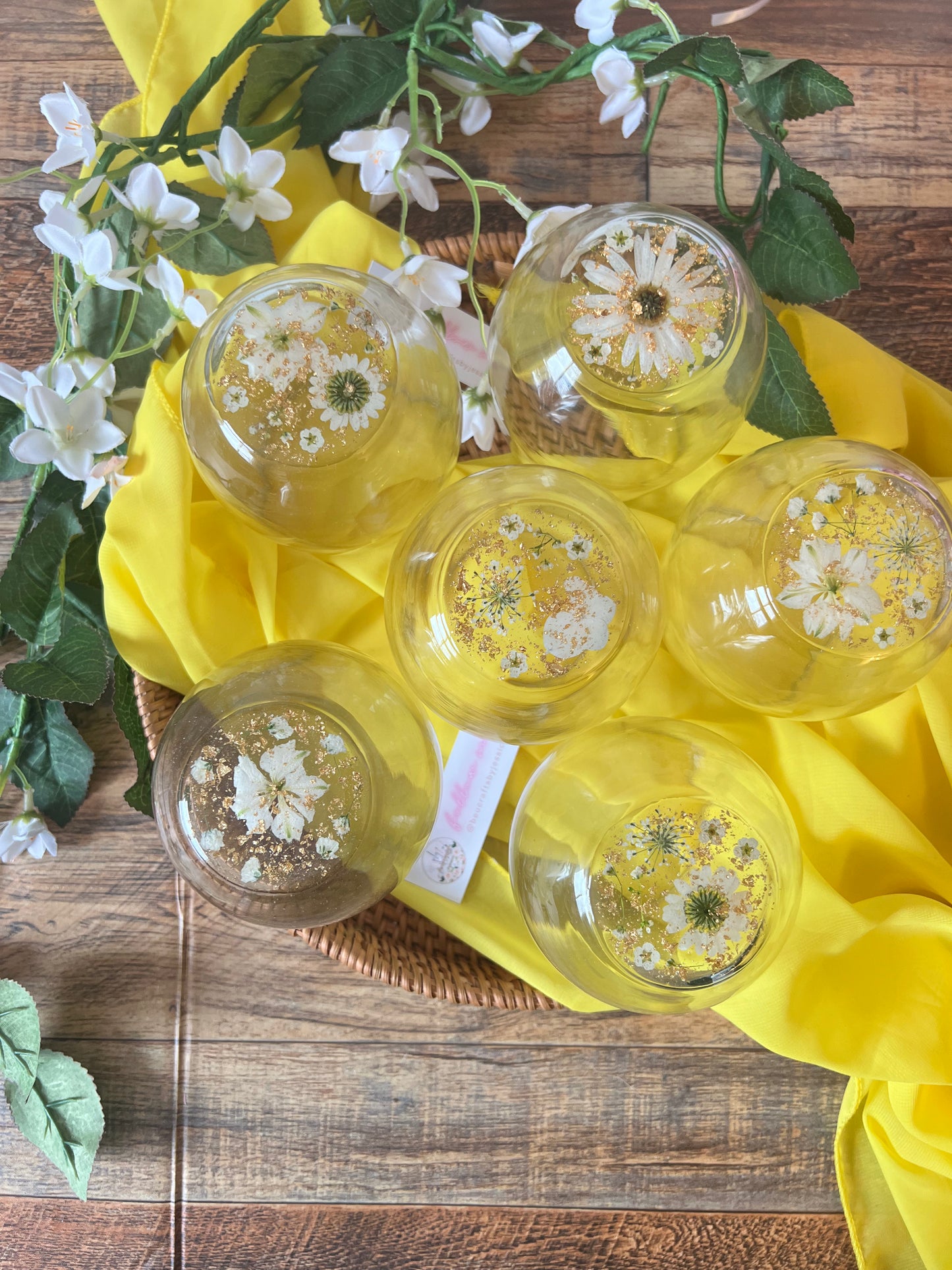 Personalized Steamless Wine Glass with real -WHITE FLOWERS-Custom name Gift Ready