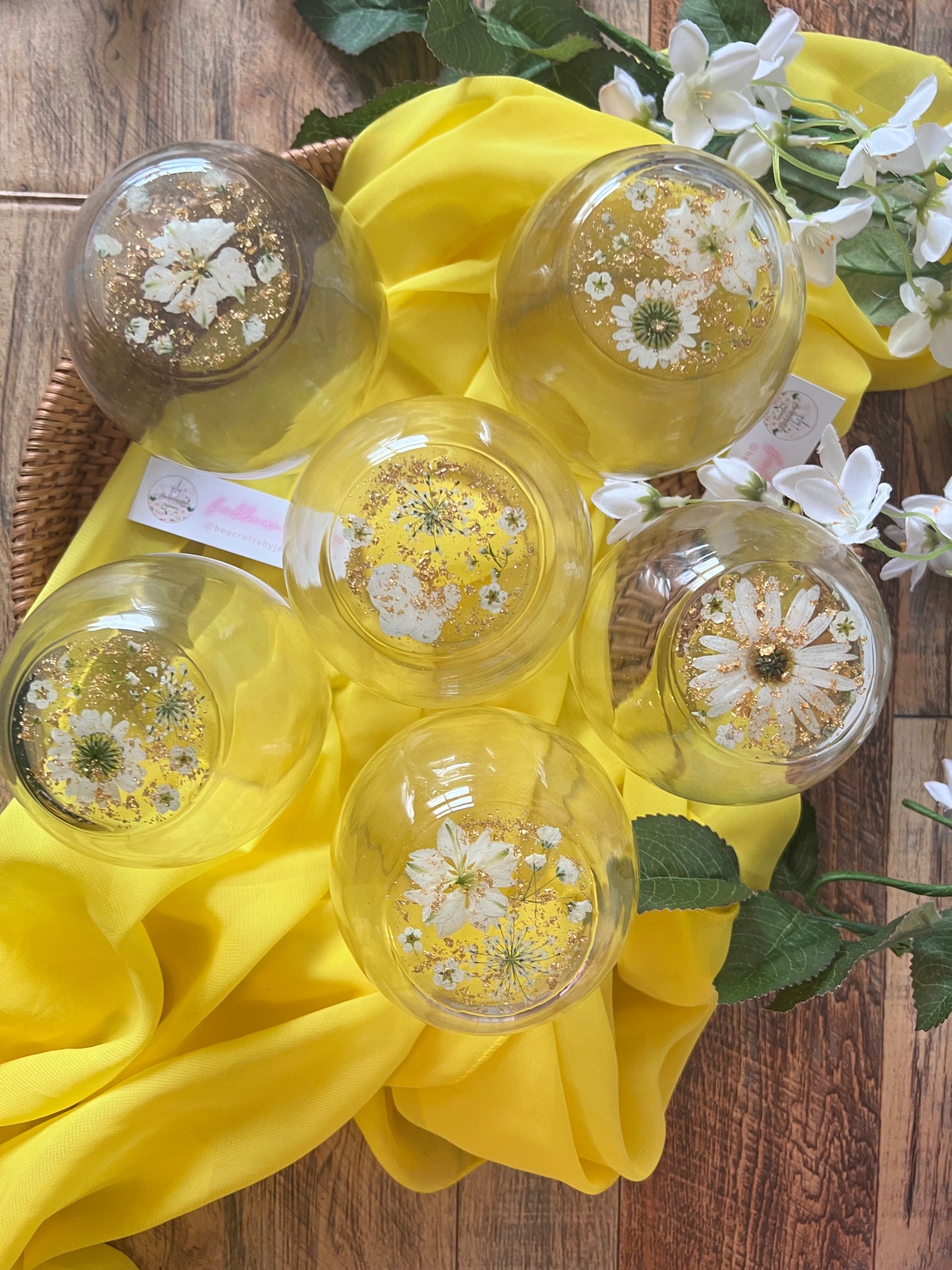Personalized Steamless Wine Glass with real -WHITE FLOWERS-Custom name Gift Ready