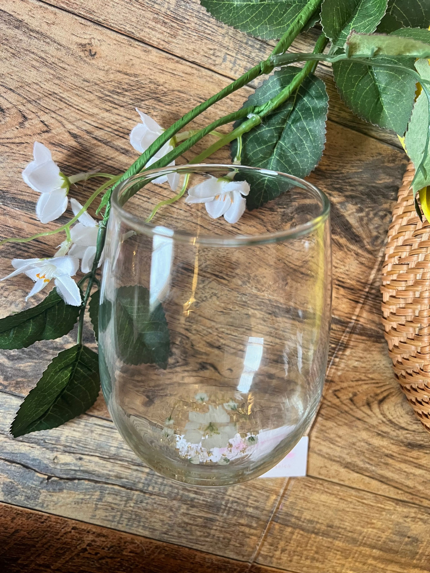 Personalized Steamless Wine Glass with real -WHITE FLOWERS-Custom name Gift Ready